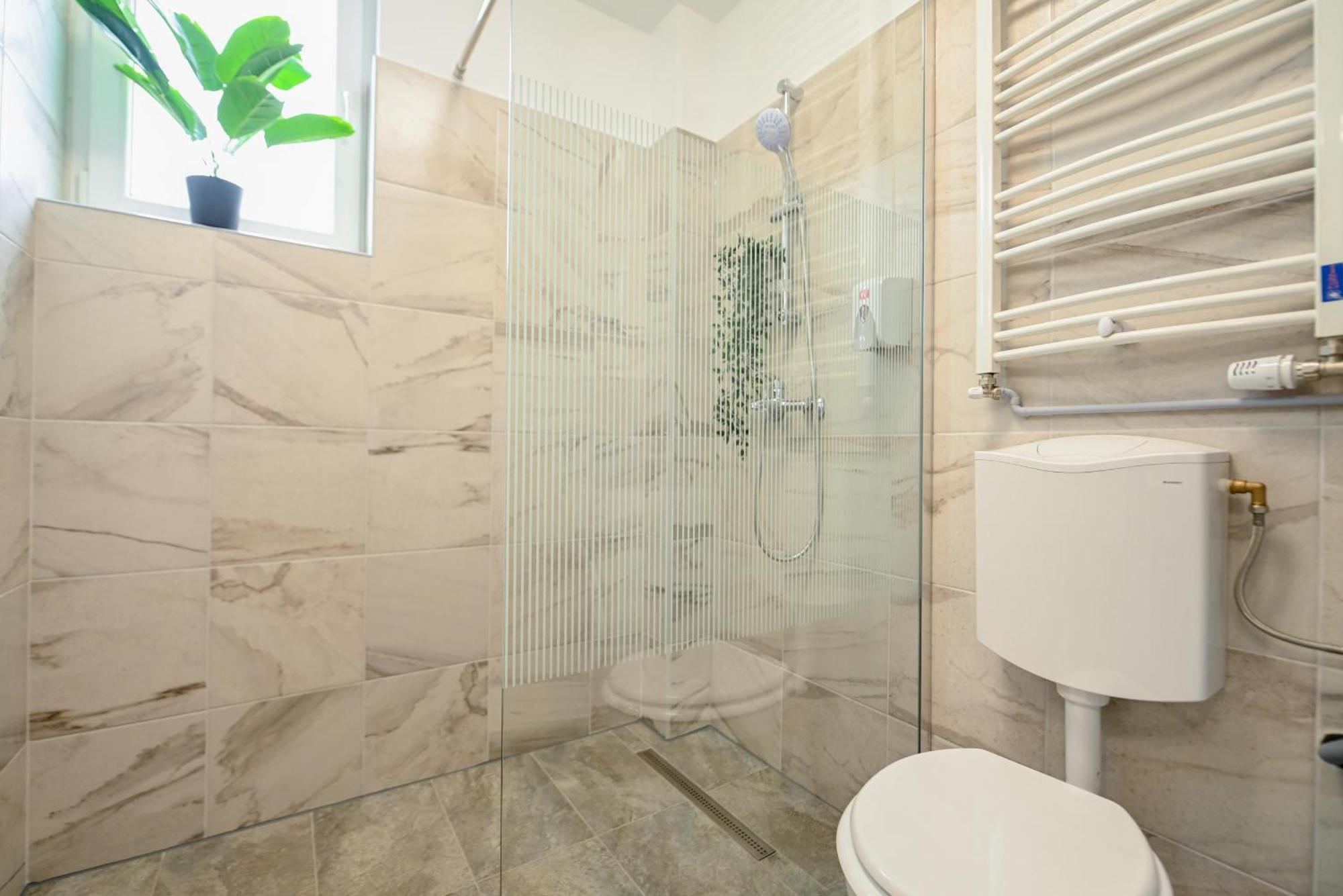 Appartamento Central Retreat - Modern On Magheru Blvd Bucarest